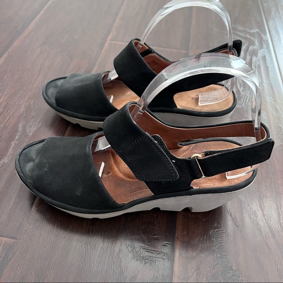 Clarks bendable women’s wedge heel sandals adjustable strap - Picture 1 of 6